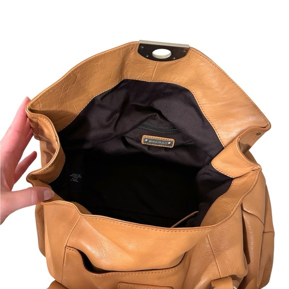 Banana Republic Caramel Tan Leather Slouchy Bohemian Shoulder Bag - Picture 11 of 13